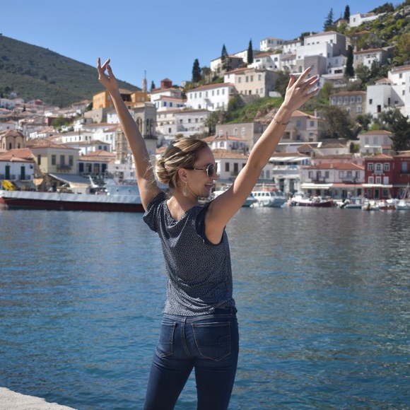 Meet your Posher, Emily - Picture 1 of 1